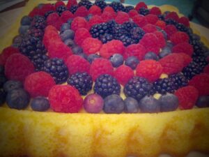 double-lemon-cake-and-berries